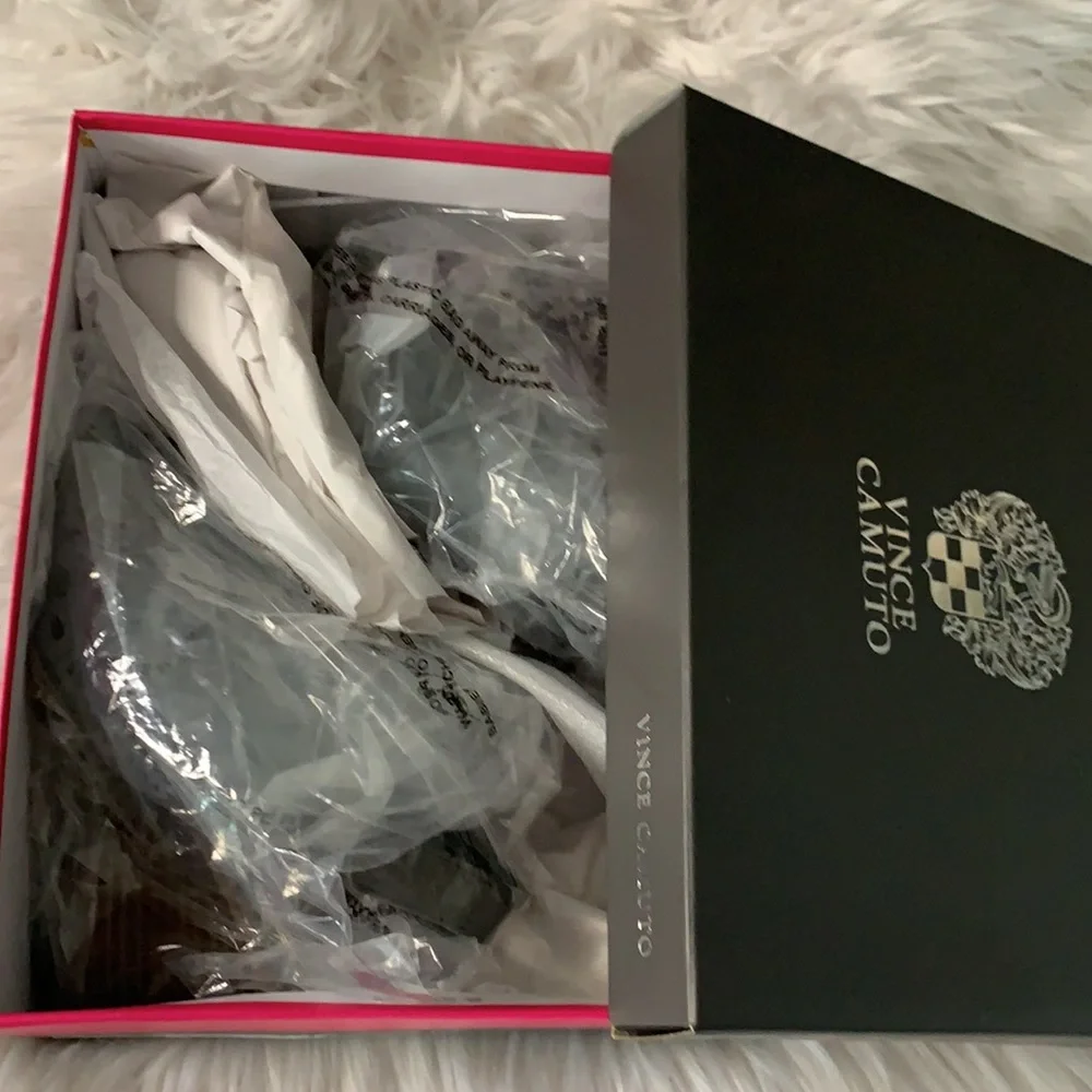 Vince Camuto Deverly Sandal Size 6.5 Wide - Picture 11 of 12